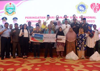 Hari Lansia Nasional 2023, Lansia Bernyanyi Bersama Gubsu Edy Rahmayadi