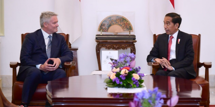 Presiden Joko Widodo Menerima Delagasi OECD di Istana Merdeka