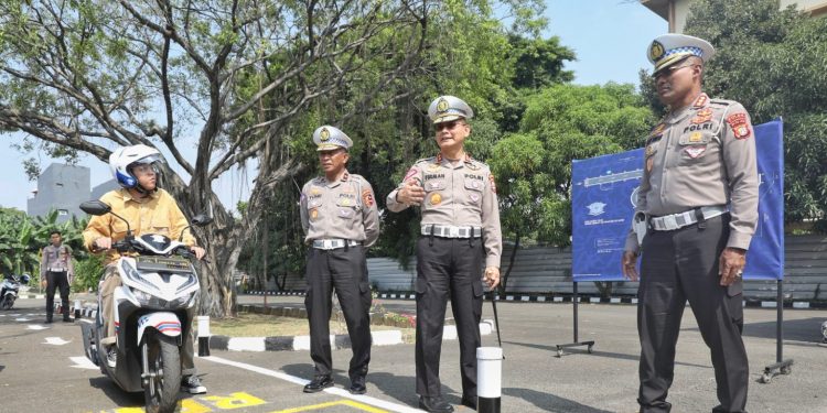 Korlantas Polri Uji Coba Praktik Lintasan dan Luncurkan Buku Ujian SIM Terbaru