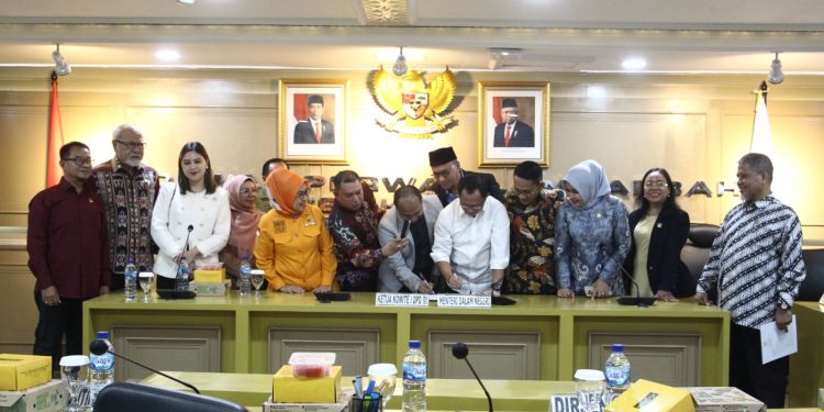 Komite I DPD RI Sukses Gelar Raker Dengan Mendagri, Senator M.Nuh Soroti 4 Point Terkait Kebijakan Pemerintah