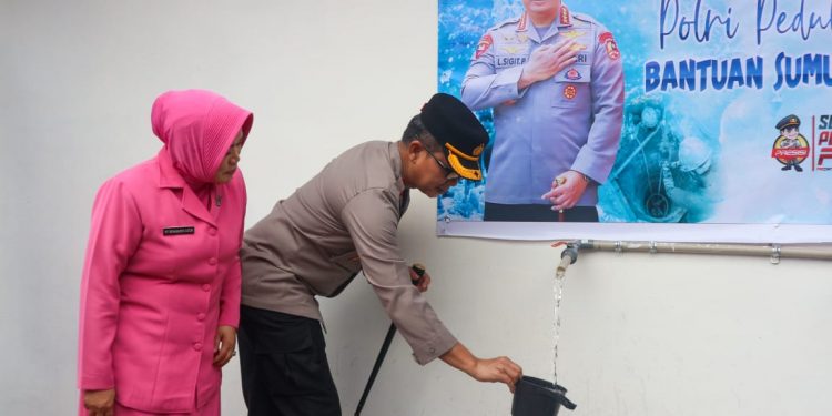 Polres Labusel Berikan Bantuan Sumur Bor Dan Mesin Pompa Air Kepada Masyarakat