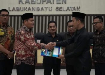 Wabup Labusel H.Ahmad Padli S.Ag, Menghadiri Sidang Paripurna P.APBD Tahun Anggaran 2023