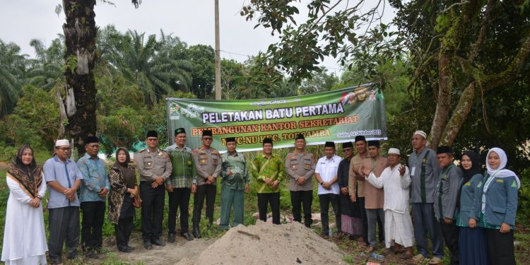 Kapolres Labusel Hadiri Baksos Dan Peletakan batu Pertama Pembangunan Kantor Sekretariat MWC NU Torgamba