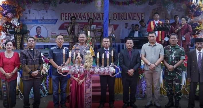 Bupati Labusel H.Edimin Hadiri Perayaan Natal dan Oikumene