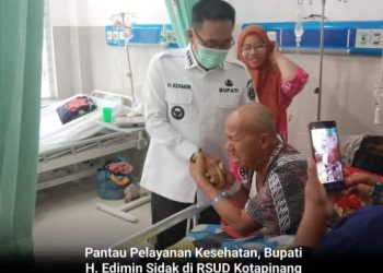Bupati Labuhanbatu Selatan H. Edimin Sidak di RSUD Kotapinang