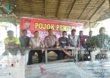 Giat Pojok Pemilu di Torgamba: Kapolsek M. Ilham Lubis, S.H Ajak Masyarakat Dukung Pemilu Damai 2024