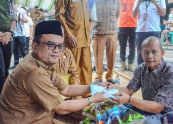 Pemko Padangsidimpuan Bersama Bazmas Berikan Bantuan Kepada Korban Kebakaran
