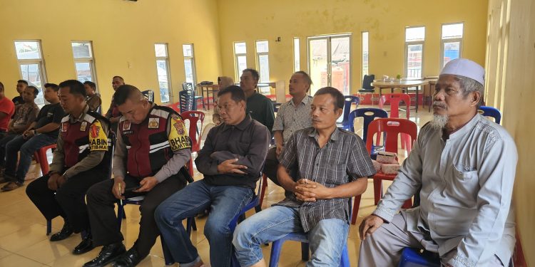 Polsek Kotapinang Gelar Rapat Koordinasi Dengan Pembeli Kelapa Sawit Untuk Cegah Pencurian TBS