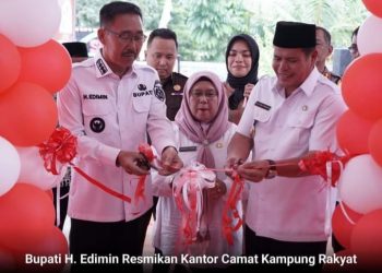 Bupati Labuhanbatu Selatan H.Edimin Resmikan Kantor Camat Kampung Rakyat