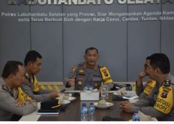 Kapolres Labusel Beri Arahan dan Penekanan Pada Personel SPKT Dalam Pelayanan Pada Masyarakat
