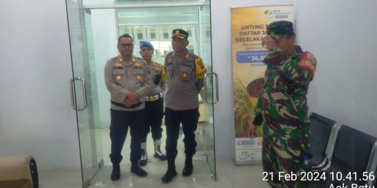 Kapolres Labuhanbatu Selatan Tinjau Langsung Pengamanan Penghitungan Suara di Kantor PPK Kec. Torgamba