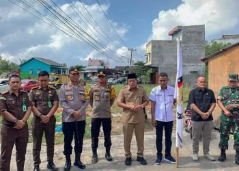 Wakil Bupati Labusel Lepas Pendistribusian Logistik Pemilu 2024