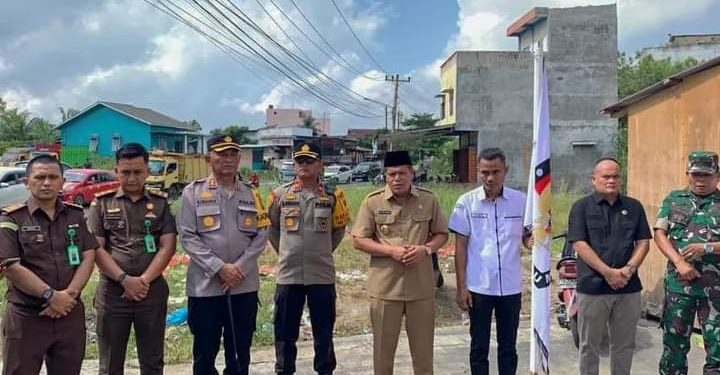 Wakil Bupati Labusel Lepas Pendistribusian Logistik Pemilu 2024