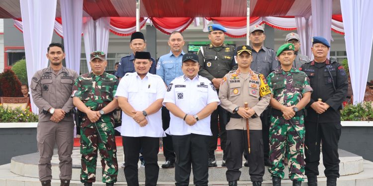 Hadiri Apel Pergeseran Pasukan Jelang Pemilu 2024, Bupati Tapsel Ingatkan Petugas Bekerja Secara Profesional, Jaga Integritas dan Netralitas