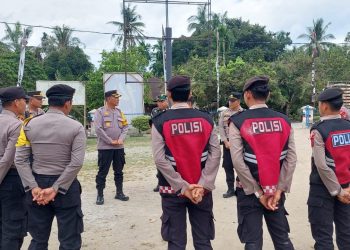 Kapolres Labuhanbatu Selatan Cek Pergeseran Logistik di Kantor PPK Kec. Kampung Rakyat