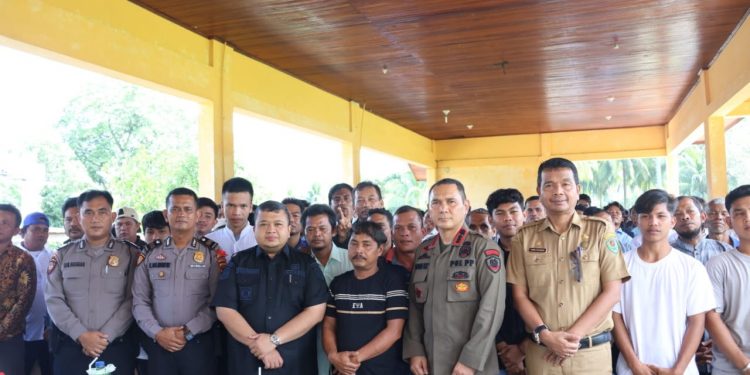 Jelang Pemilu 2024, Bupati Dolly Pasaribu Buka Pembinaan dan Pembekalan Satlinmas se-Tapsel