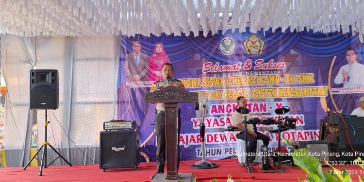 Kapolsek Kotapinang Menghadiri Acara Purna Siswa dan Capping Day di Yayasan Ki Hajar Dewantara