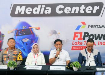 Kapolda Sumut Kibarkan Bendera Merah Putih Flag Parade Bersama Pebalap F1 Powerboat
