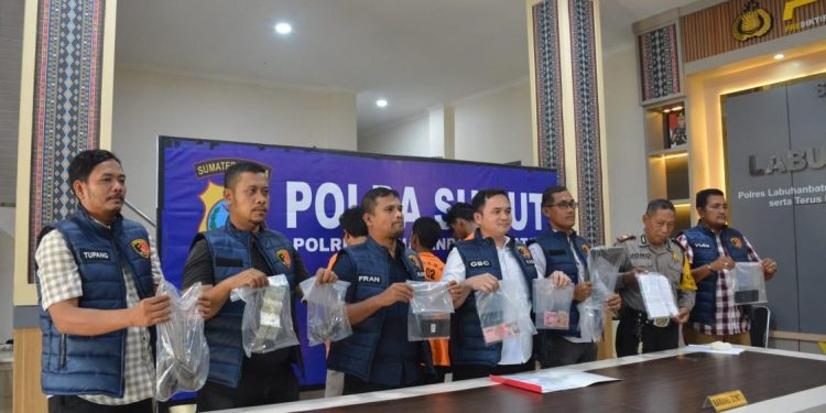 Satreskrim Polres Labusel Press Release Ungkap Kasus Pencurian Dengan Kekerasan