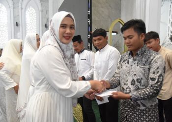 Tingkatkan Imtaq di Bulan Ramadan 1445 H, DWP Gelar Pengajian Bersama Sekaligus Pemberian Tali Asih