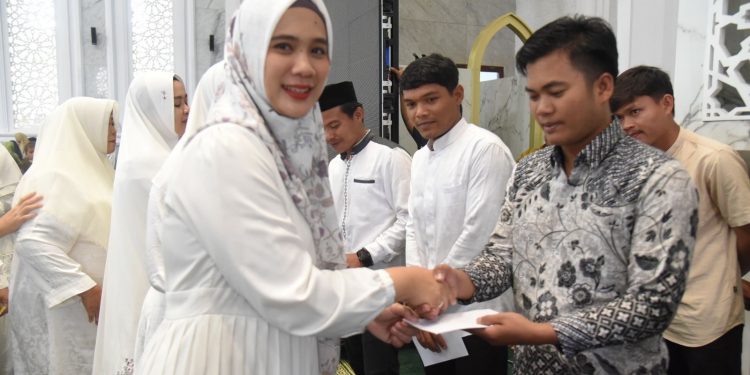 Tingkatkan Imtaq di Bulan Ramadan 1445 H, DWP Gelar Pengajian Bersama Sekaligus Pemberian Tali Asih