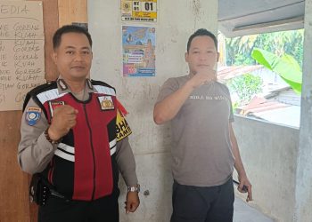 Bhabinkamtibmas Polsek Kotapinang Sosialisasikan Layanan Call Center 110