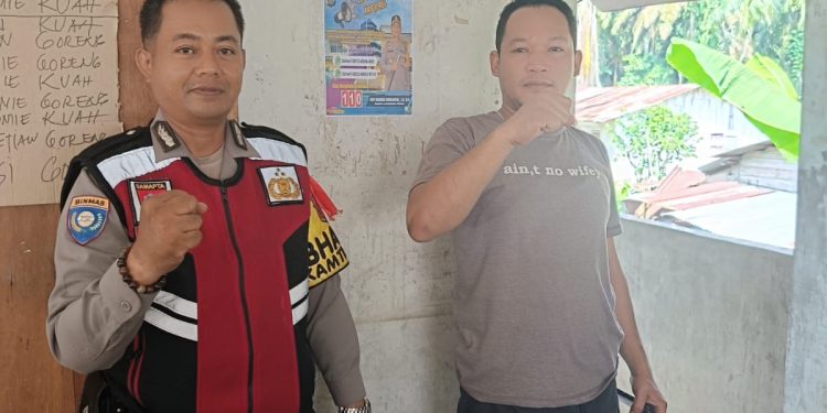 Bhabinkamtibmas Polsek Kotapinang Sosialisasikan Layanan Call Center 110