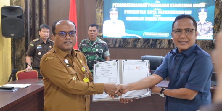 Pemko Padangsidimpuan Dengan Kejari Tandatangani MoU di Aula Kantor Wali Kota