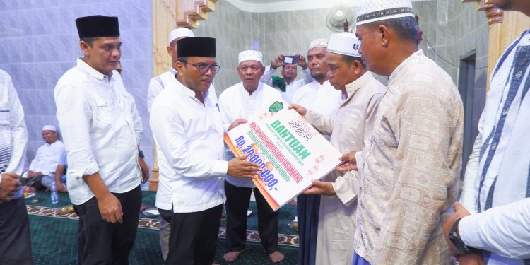 Pj. Wali Kota Padangsidimpuan Pimpinan Safari Ramadhan di Desa Huta Lombang Kecamatan Padangsidimpuan Tenggara
