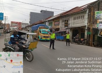 Bhabinkamtibmas Polsek Kotapinang Sosialisasikan Layanan Call Center 110