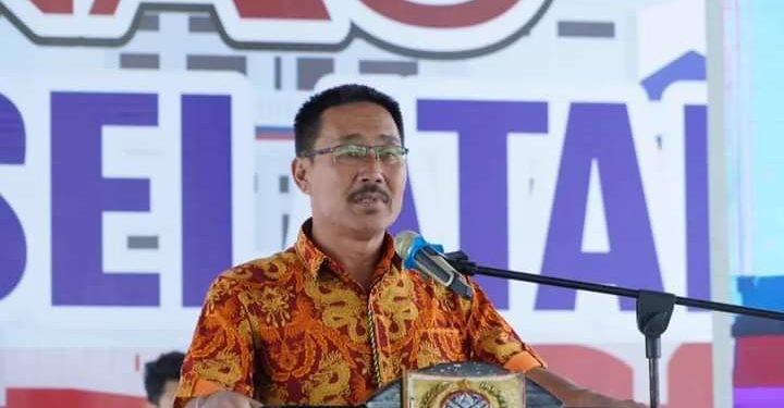 Bupati Labusel H.Edimin Mengadakan Makan Siang Bersama Masyarakat