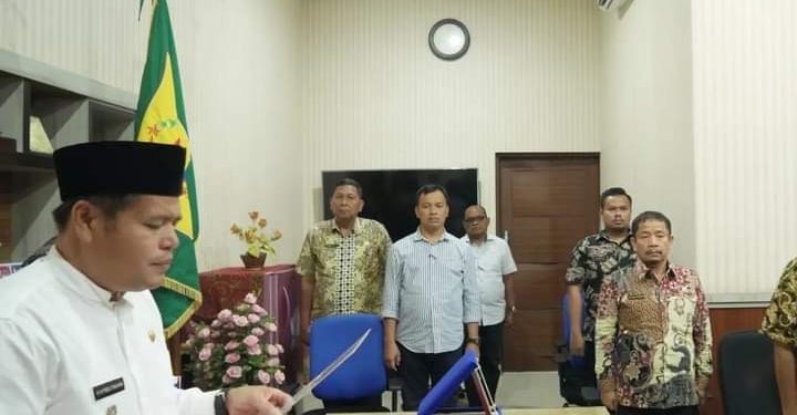Wabup Labusel Melantik Assisten Pemerintahan dan Kesejahteraan Rakyat