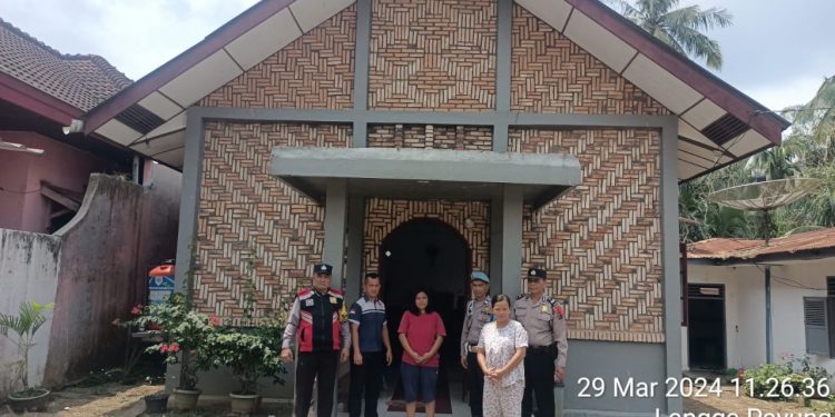 Polsek Torgamba Beri Pengamanan Pada Peringatan Hari Paskah Di Cikampak