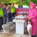 Polsek Silangkitang Polres Labusel Dan Bhayangkari Bagi Takjil Kepada Kaum Duafa Dan Anak Yatim