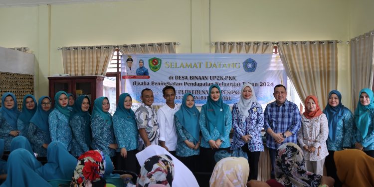 Kunjungi Desa Binaan, Rosalina Berharap Perkebunan Hapesong Mampu Jadi Wiraswasta Kreatif Untuk Tingkatkan Pendapatan Keluarga