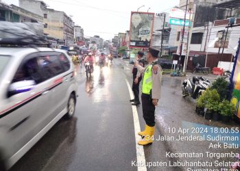 Personel Pos PAM II Torgamba , Gatur Arus Kamseltibcar Lantas Aman Dan Terkendali