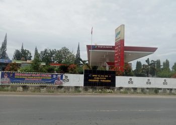 Mafia BBM Di SPBU Cikampak Torgamba,Di Duga Di Bekingi Oknum Polisi