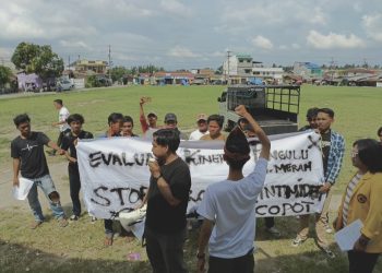 Aksi Lempar Telur Busuk, Sampai Tabur Bunga,Bukti Massa Kecewa Atas Sikap Dan Tindakan Pangulu Rambung Merah
