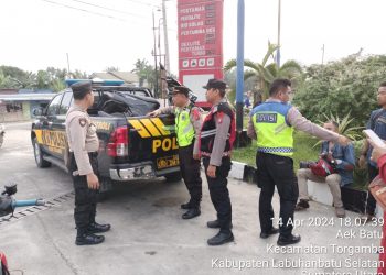 Respon Cepat Regu B Pos PAM II Torgamba Polres Labusel Tangani Laka Lantas Di SPBU Simpang Karo
