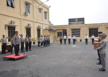 Sambut Idul Fitri tahun 1445 H/2024 M , Polres Labusel Bagikan Paket Lebaran Kepada Personel Dan Media Rekanan