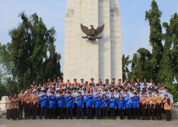 Dalam Rangka Memperingati HUT ke-78 Tentara Nasional Indonesia Angkatan Udara Ziarah Ke Makam Pahlawan