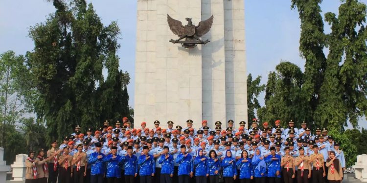 Dalam Rangka Memperingati HUT ke-78 Tentara Nasional Indonesia Angkatan Udara Ziarah Ke Makam Pahlawan