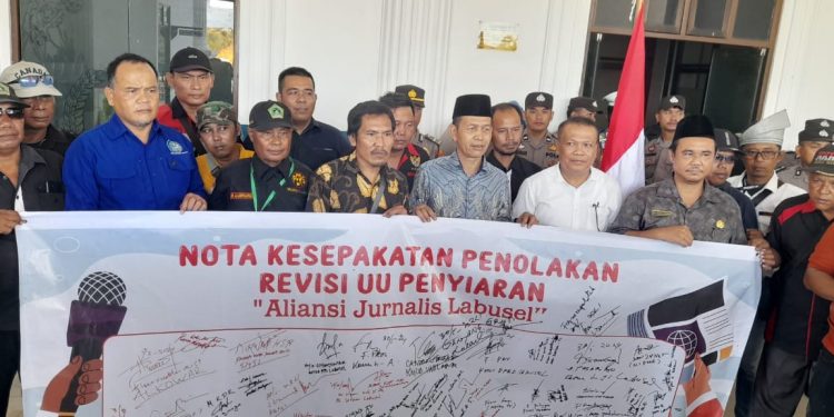 Aliansi Jurnalis Labusel Gelar Aksi Demo Damai Tolak Revisi RUU Penyiaran