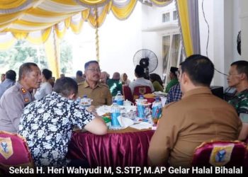 Sekda Kab.Labusel H.Heri Wahyudi Menggelar Halal Bi Halal Di Kediamannya