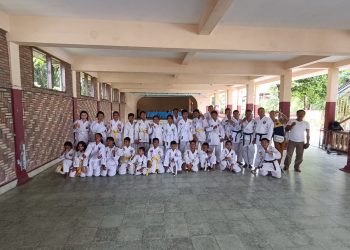 AIPTU R Siahaan Anggota Polsek Kampung Rakyat Laksanakan Giat Naik Sabuk Kyu Karate Inkado Labusel Dan Labuhanbatu