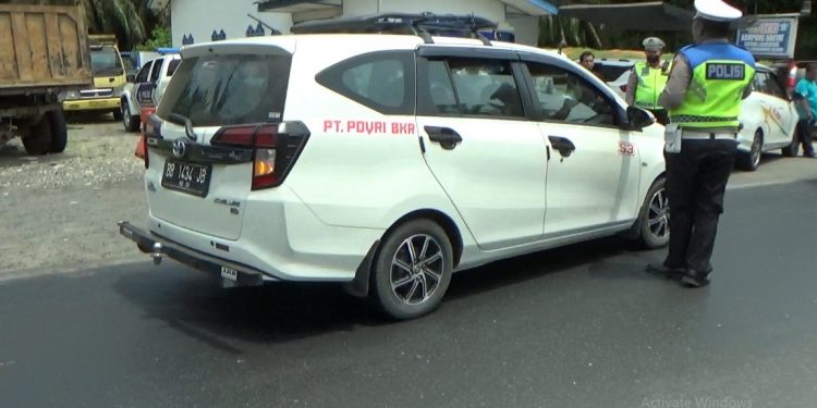 Satlantas dan Instansi Lainnya Lakukan Razia Penertiban izin Trayek Angkutan Umum