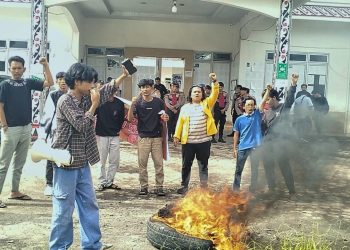 Chaos,Massa Aksi Dicekik, Kejadian Ini Akan Kami Laporkan Ke Propam
