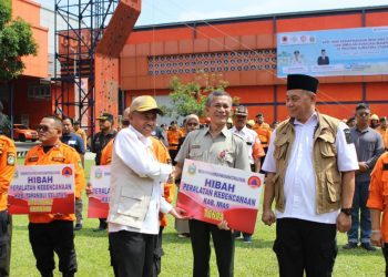Hari Kesiapsiagaan Bencana 2024, Pemprov Sumut Serahkan Bantuan Alat Kebencanaan Senilai Rp1,8 Miliar kepada Kabupaten/Kota