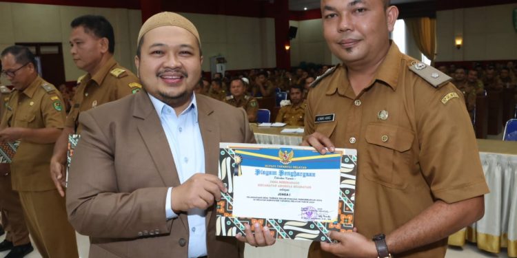 Bupati Dolly Pasaribu Paparkan Permintaannya Ke Kades se-Tapsel