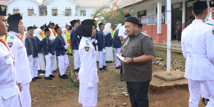 Bupati Dolly Pasaribu Berikan Tali Asih Pada MTQ Ke-56 Tapsel